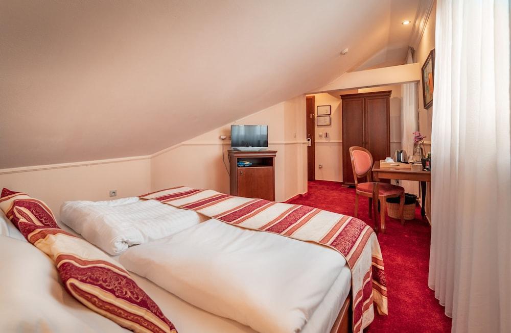 Hotel Capital With Private Wellness Nitra Luaran gambar