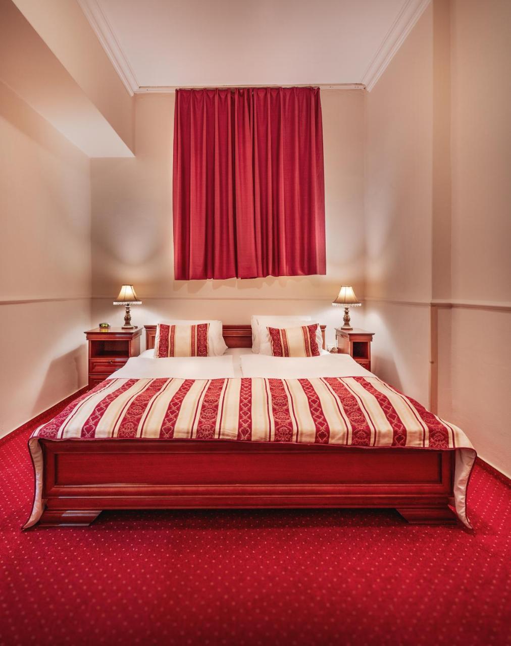 Hotel Capital With Private Wellness Nitra Luaran gambar